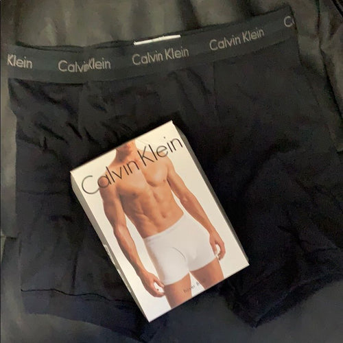 Pack x6 de Bóxers Calvin Klein + Medias Free